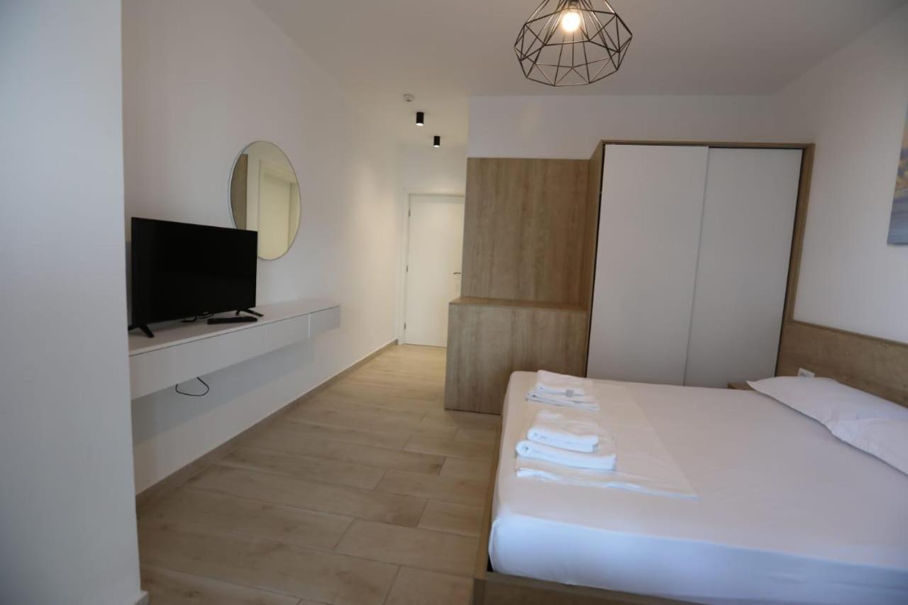 Apart-Hotel Alvi Saranda Kültér fotó